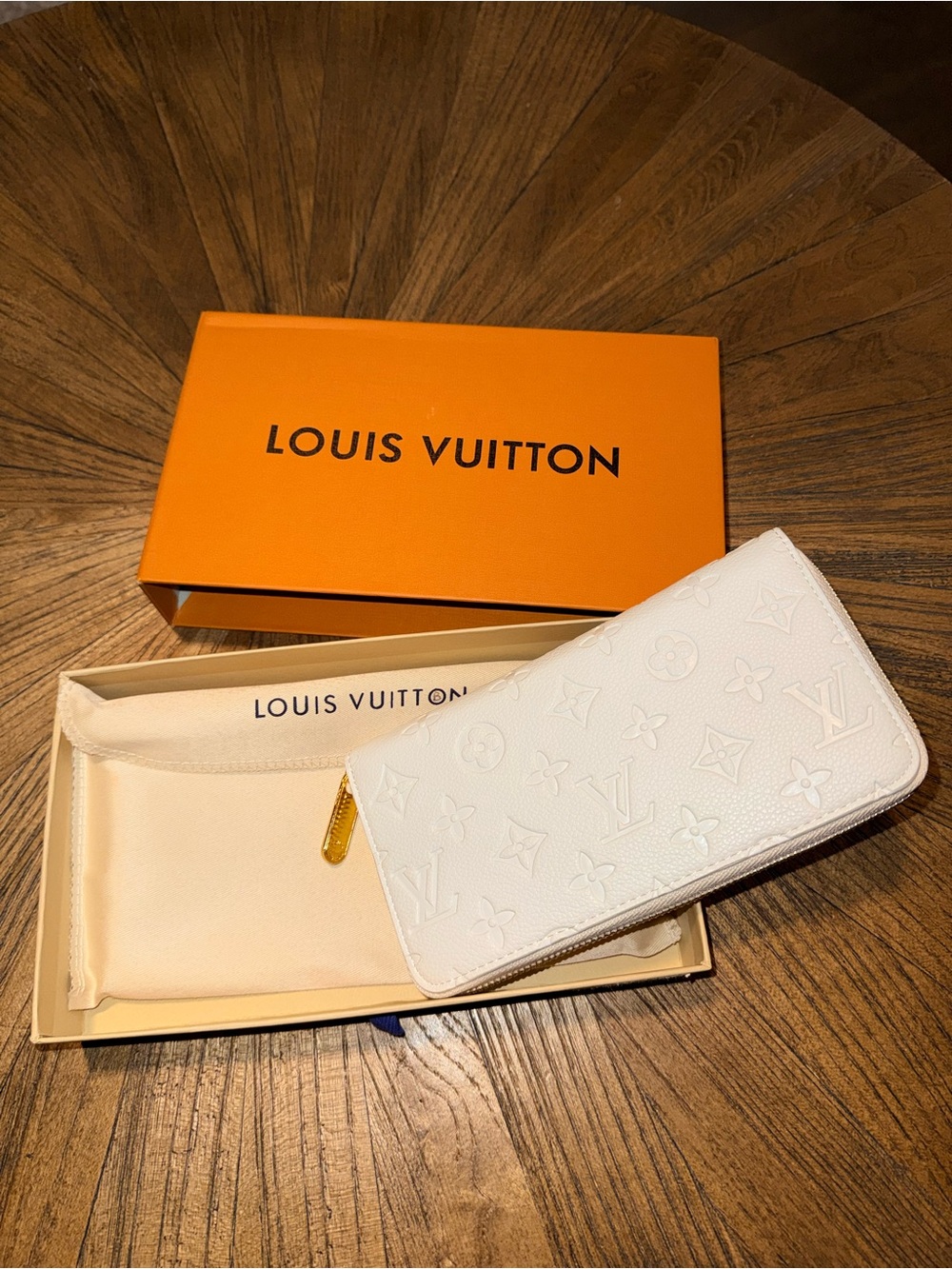 Louis Vuitton White Embossed Monogram Zip Around Wallet - Picture 4 of 10